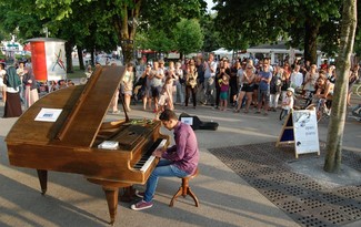 Foto: Open Piano for Refugees / Udo Felizeter